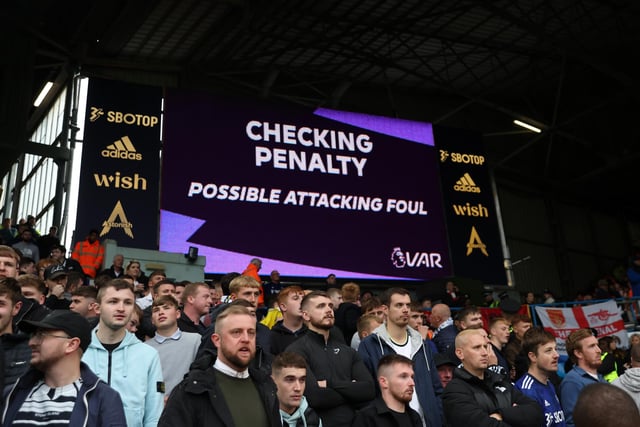 Points without VAR: 12 (0). Position change: (0)