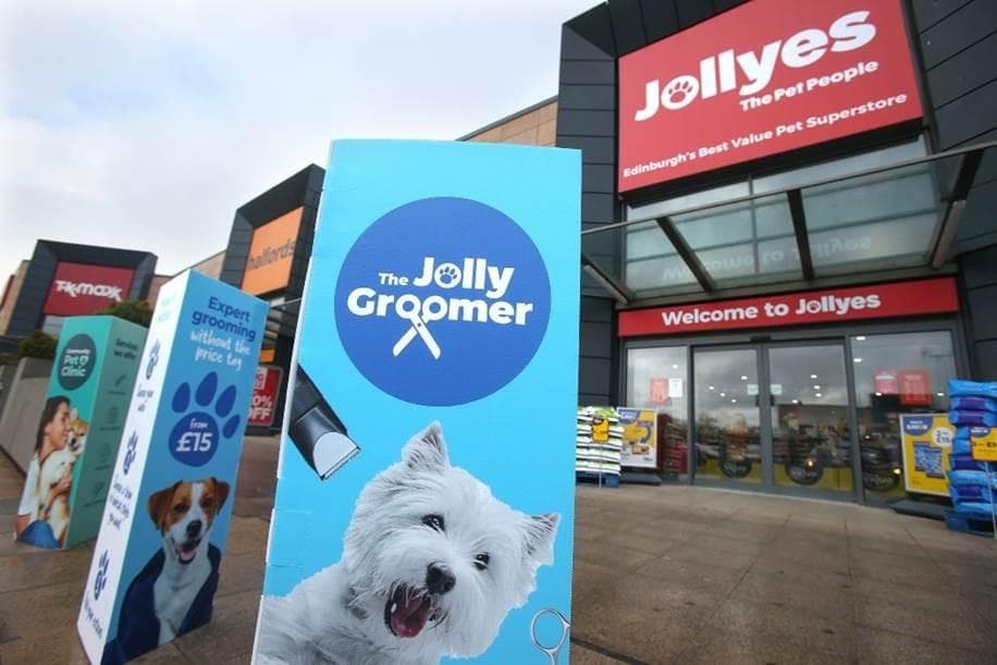 Jollyes, the Pet People, invests £1m to expand vet clinics and other