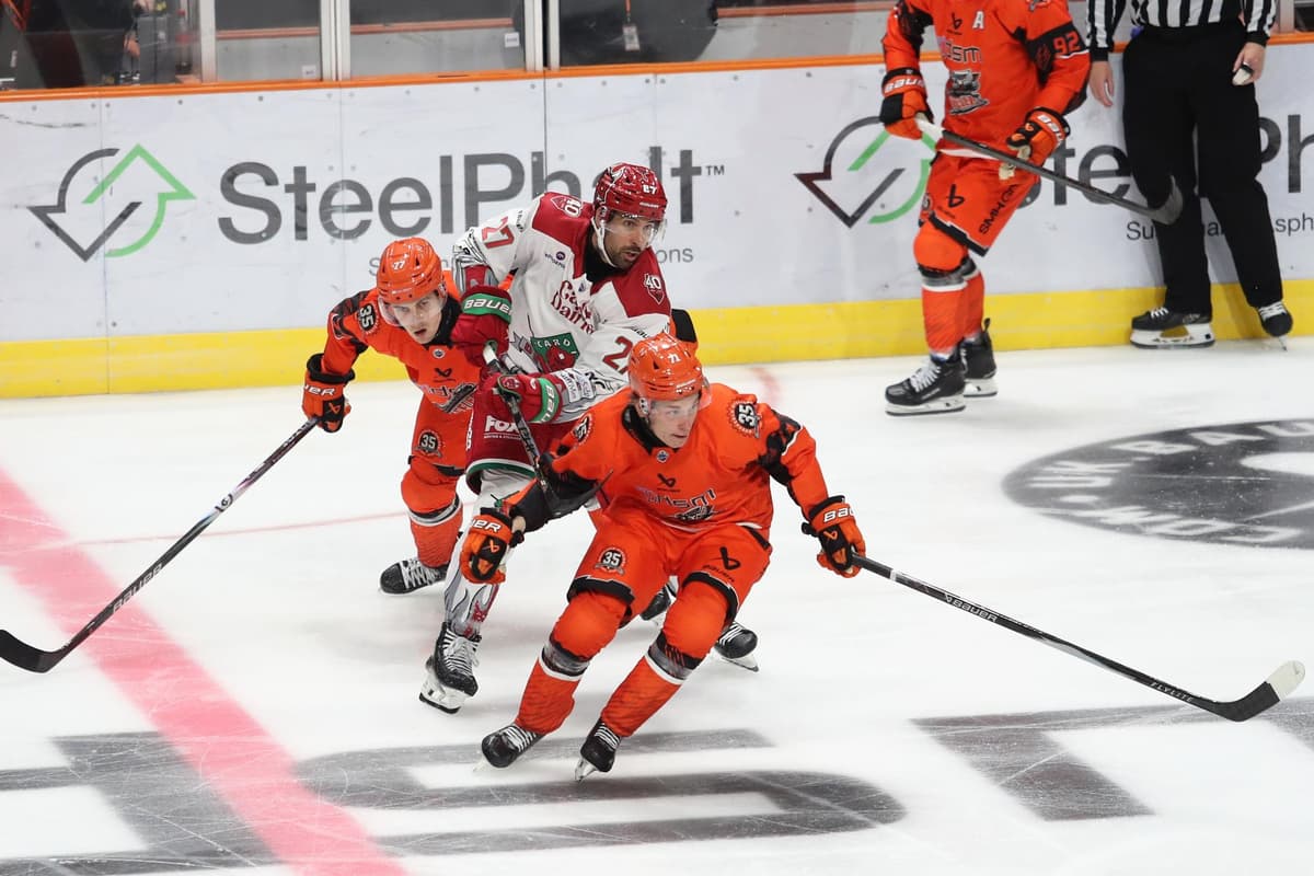 Sheffield Steelers coach Aaron Fox has time to tinker as opponents ...