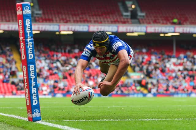 Ben Jones-Bishop scores a try for Wakefield at the 2019 Magic Weekend. (Photo: Alex Whitehead/SWpix.com)
