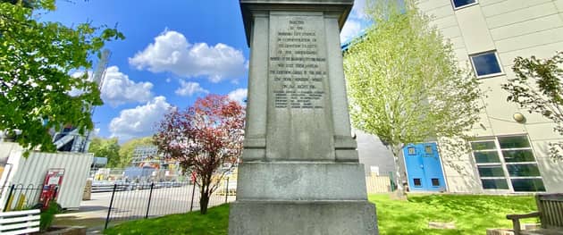 Low Moor Memorial in Birkenshaw