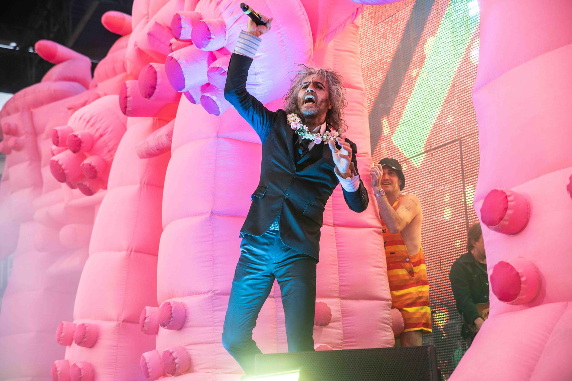 Gig review: The Flaming Lips + The Beta Band at The Piece Hall, Halifax