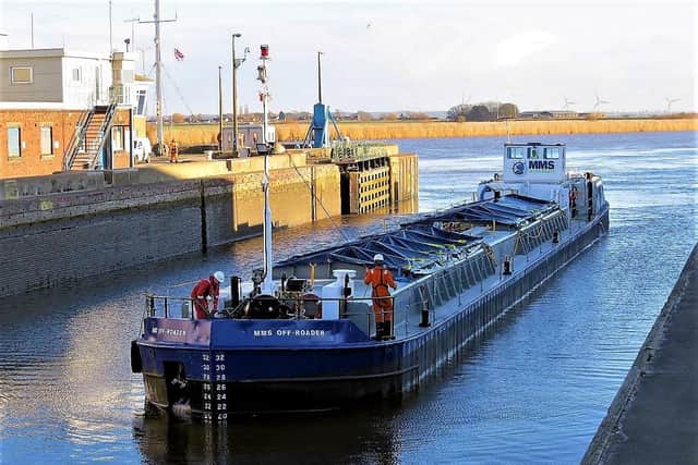 The 500-tonne capacity barge ‘MMS Off-Roader’