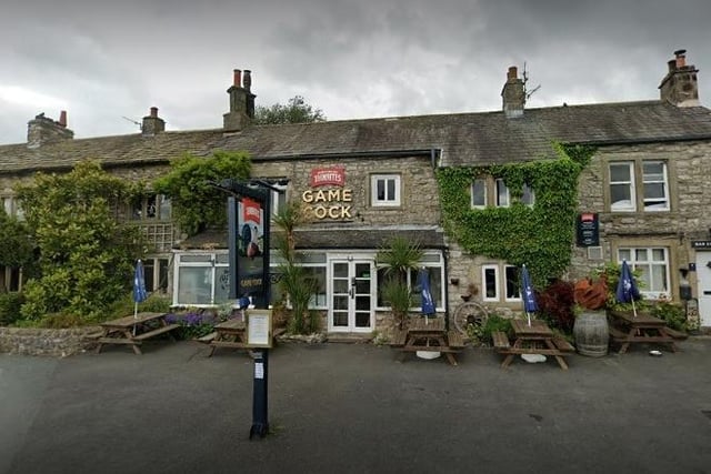 With delicious award-winning food for people with all taste buds, the pub offers traditional English, French and Mediterranean dishes. It has a rating of four and a half stars on TripAdvisor with 2,049 reviews.