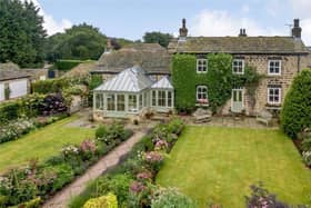 One of the homes which sold in Alwoodley on Manor House Lane is this unique three bedroom farmhouse, dating back to the mid-19th century. The house is set in the most stunning gardens measuring around 1.5 acres, and retains many character features from decades ago.