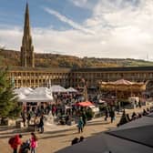 Very Busy Christmas Market. (Pic credit: The Piece Hall)