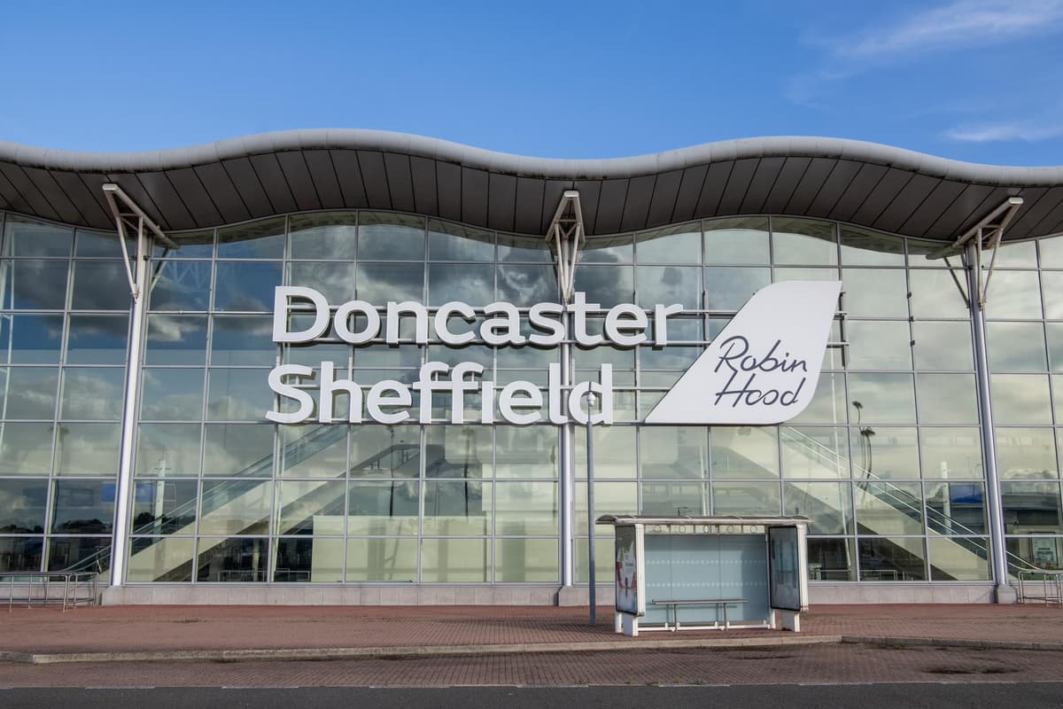 Finanzierung für den Flughafen Doncaster Sheffield annehmen und eine ...