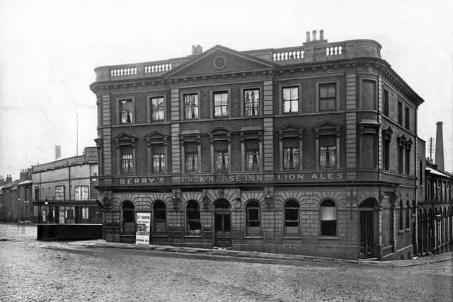 Peter Tuffrey collection

Sheffield Pack Horse Inn c 1900