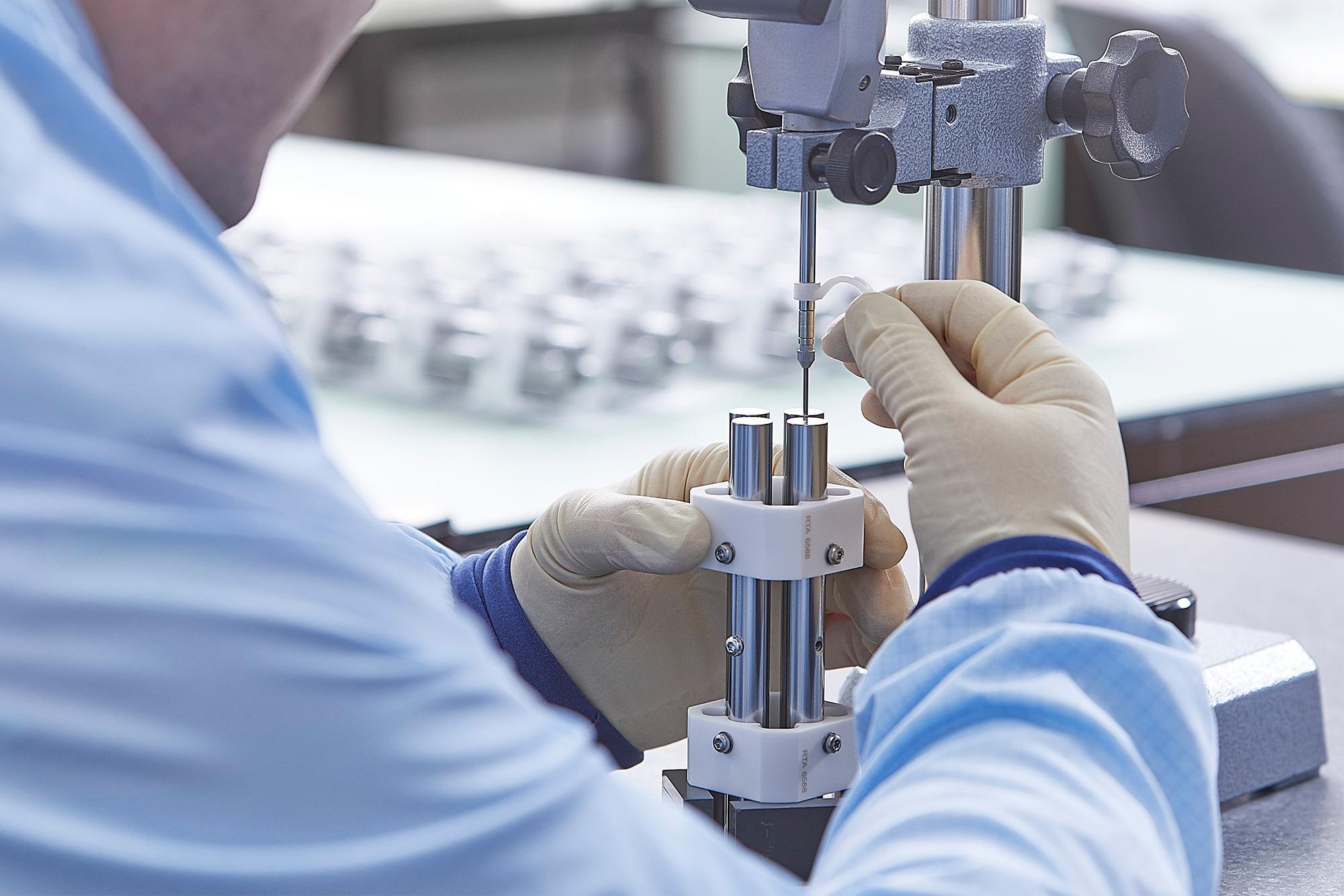 Das in Huddersfield ansässige Unternehmen Reliance Precision plant ...