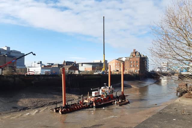 A dredger has been clearing silt in the River Hull to allow divers to inspect the lockgates at North End Shipyard