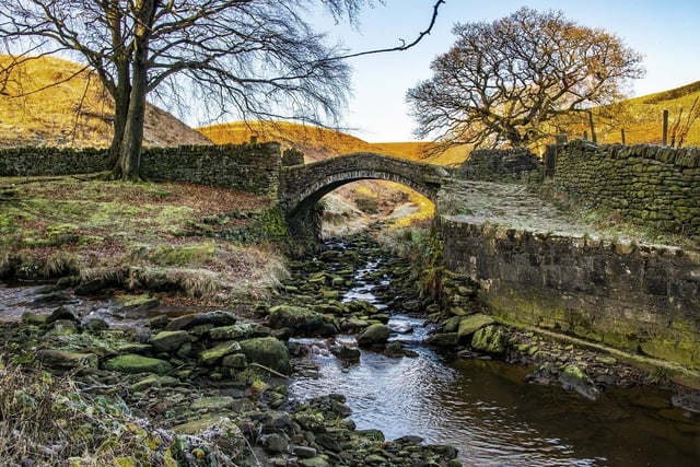 The beautiful walk ecompasses a big part of the Pennine Way and you will explore a variety of landscapes and moorland, with winding paths, reservoirs and canals to make the journey that much more challenging. But at the end you will enjoy vast views of the Pennines and rural scenery.