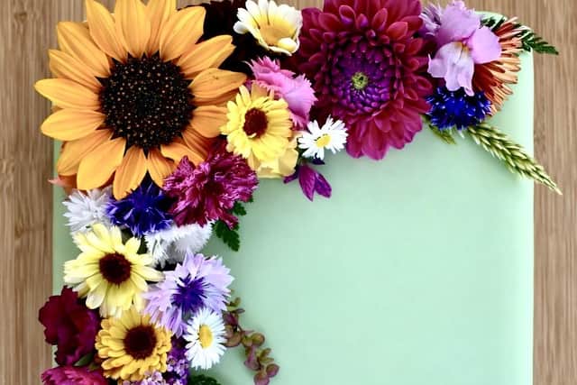 A cake using Yorkshire Edible Flowers