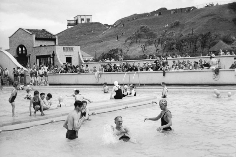 The North Bay outdoor bathing pool in Scarborough, 1938.