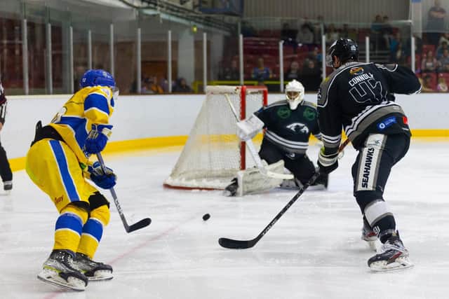 TOUGH NIGHT: Hull Seahawks' goal comes under pressure from Leeds Knights during Saturday's pre-season clash in the Yorkshire Cup. Picture courtesy of Tony King/Seahawks Media.