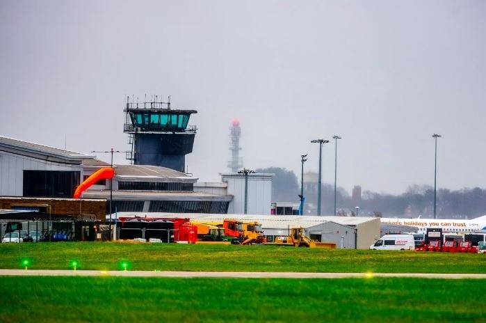 Leeds Bradford Airport strike called off after 'late offer' in pay row