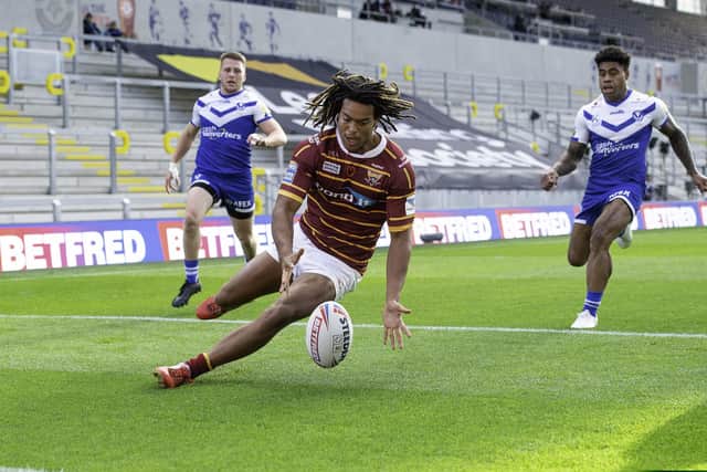 Dom Young in action for Huddersfield Giants before his move to Australia. (Picture: Allan McKenzie/SWpix.com)