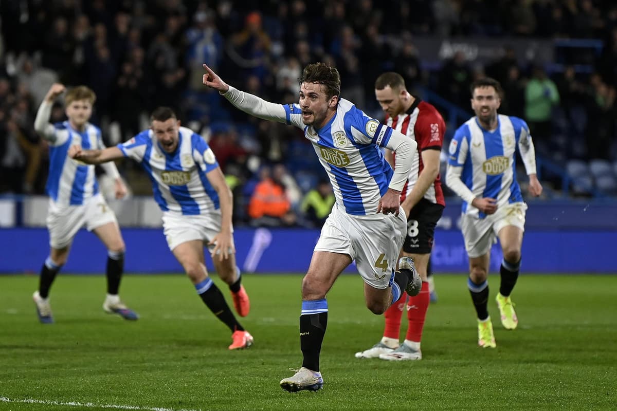 Huddersfield Town - | Video-Rückblick auf die League-One-Saison 2025/26 ...