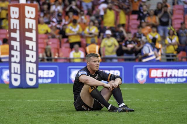 Adam Milner appears dejected after his side's loss to St Helens in the 2021 Challenge Cup final. (Photo: Allan McKenzie/SWpix.com)