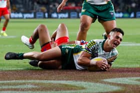 Kayal Iro scores a try for the Cook Islands. (Photo: David Neilson)
