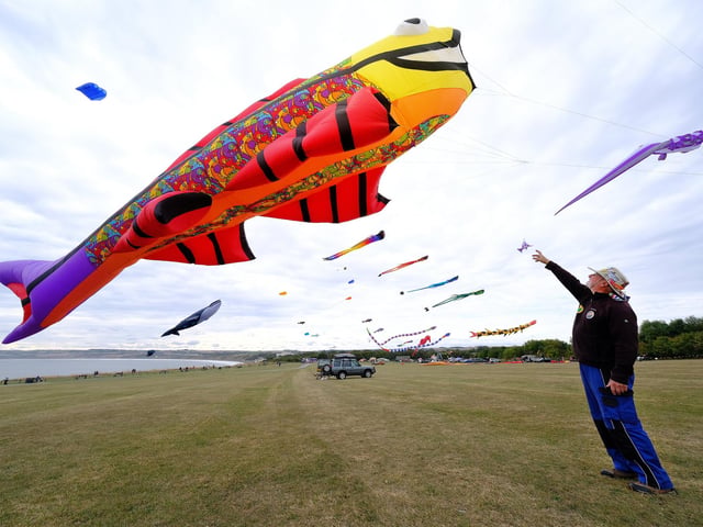 Professional kite flyer Ernie Williamson with his kite