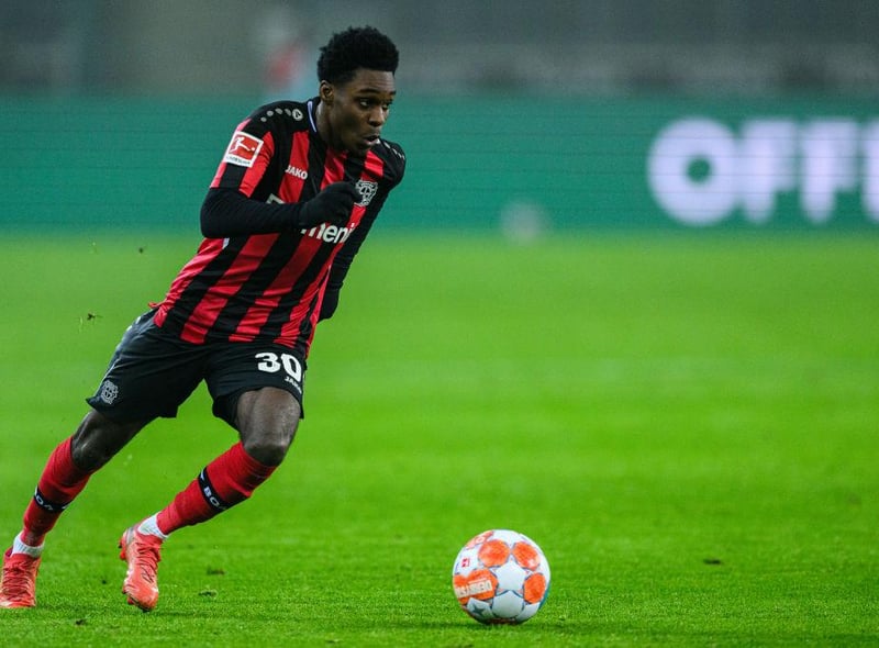 Barcelona and Borussia Dortmund have joined the race to sign former Celtic star Jeremie Frimpong. The right-back is impressing in the Bundesliga with Bayer Leverkusen, attracting interest from Bayern Munich. It is believed the player could be available for around €30million. (Sport1)