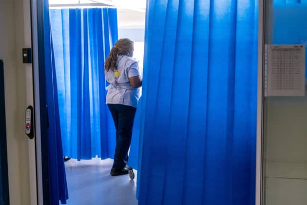 A general view of staff on a NHS hospital ward. PIC: Jeff Moore/PA Wire