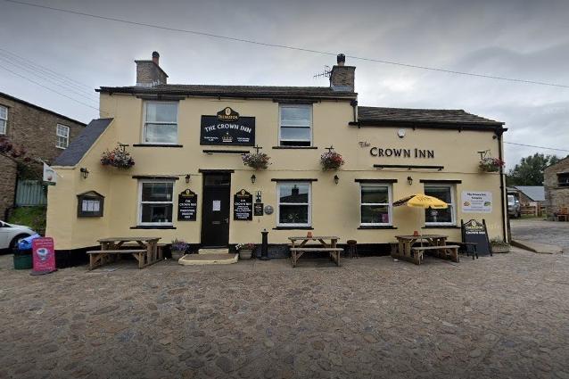 The Crown Inn has a TripAdvisor rating of four and a half stars with 474 reviews. Address: Main Street, Askrigg, Leyburn, DL8 3HQ.