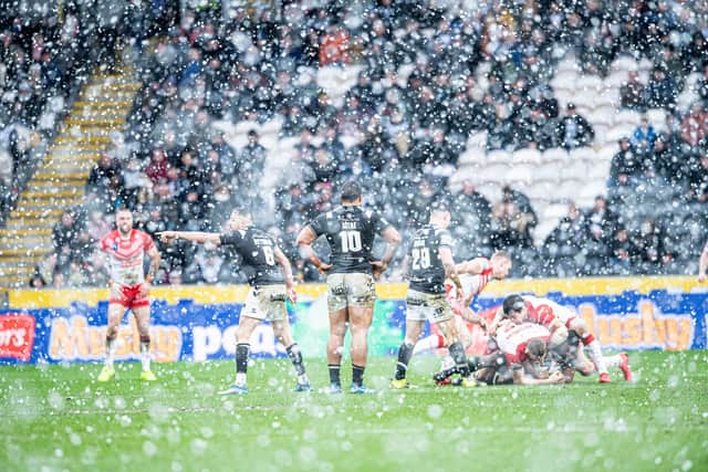 Hull FC take on St Helens in the snow at the MKM Stadium. (Photo: Allan McKenzie/SWpix.com)