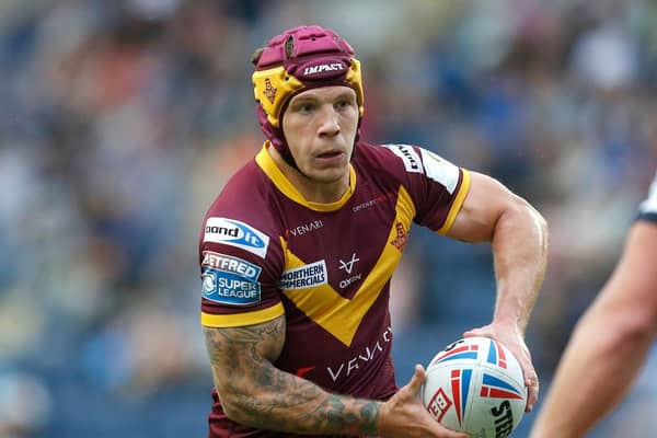 HEADING OUT: Huddersfield Giants' Theo Fages is set to play for Super LEague rivals Catalans Dragons in 2024. Picture by Ed Sykes/SWpix.com