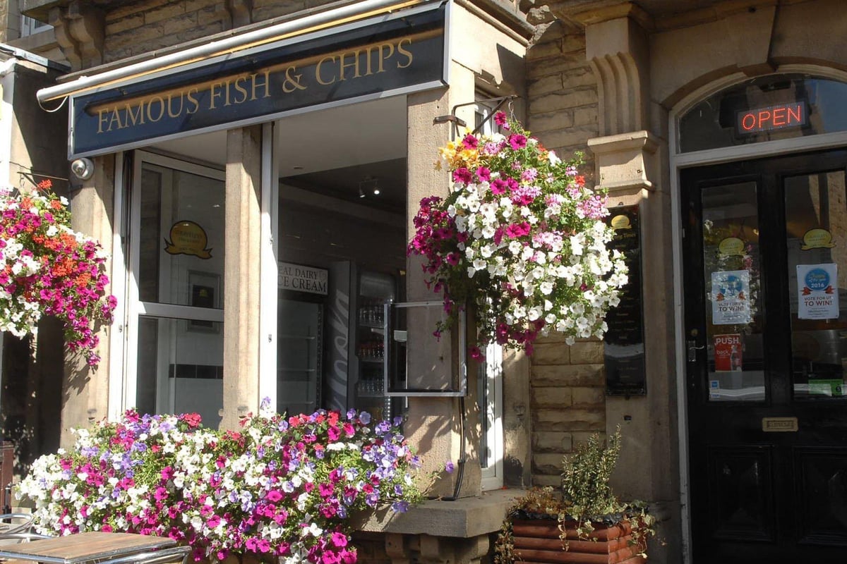 Tangkap Yorkshire: Rantai ikan dan keripik menutup lima toko setelah memasuki administrasi