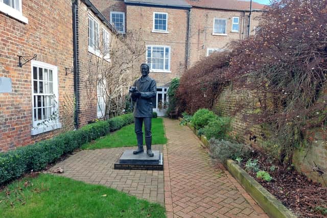 Alf Wight statue at World of James Herriot