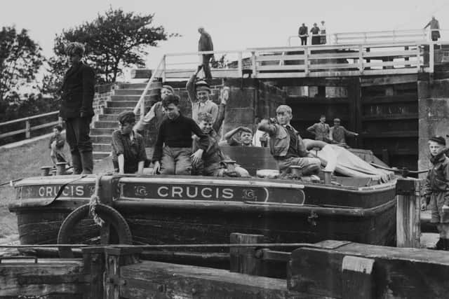 Bingley, August 1956

Liverpool schoolboys barge trip at Five Rise Locks, Bingley