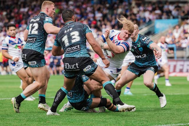 The rivals played out a pulsating clash. (Photo: Alex Whitehead/SWpix.com)