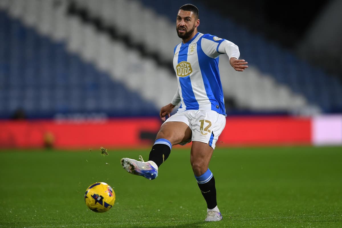 Leyton Orient 1 Huddersfield Town 2: Terriers feiern Sieg in letzter ...
