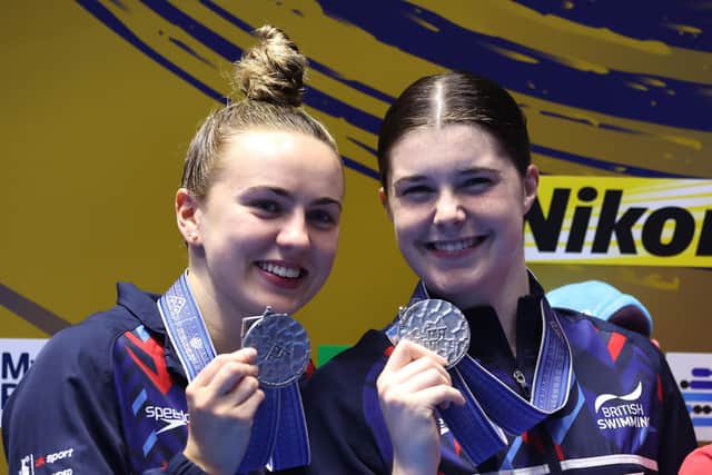 Silver medalists Lois Toulson, left, and Andrea Spendolini Sirieix (R) pose with the world championship silver medals (Picture: Sarah Stier/Getty Images)