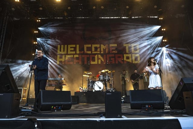 Paul and Rianne performing together on stage.