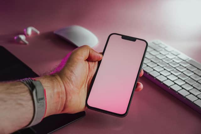 One in ten employees in Yorkshire check their phones at least once every five minutes