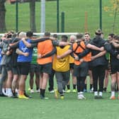 Castleford Tigers get together in a huddle at the end of a field session. (Photo: Castleford Tigers)