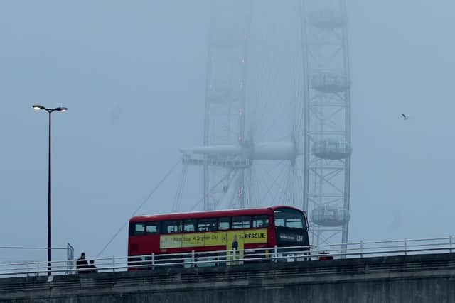 Fog descends on to the London Eye