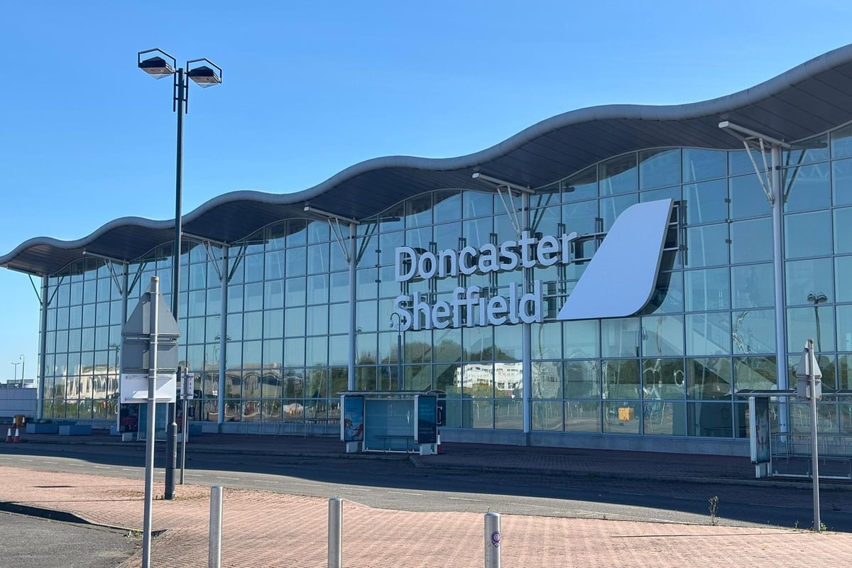 Doncaster Sheffield Airport: Councillor grills Doncaster mayor over lack of updates