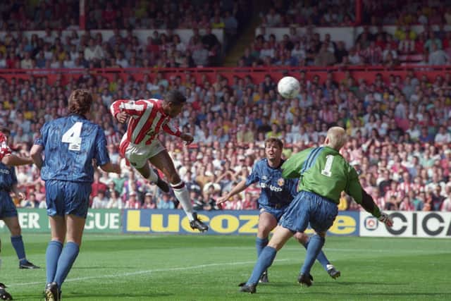 Brian Deane Sheffield Utd v Manchester United. Scoring first Premiership goal. 15th August 1992