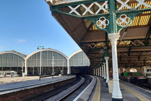 The curving approach to Hull's Paragon Station - platform one is to the right