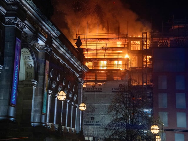 Fire at the Leonardo Building in Leeds City Centre last night. (Photo: Mark Bickerdike)