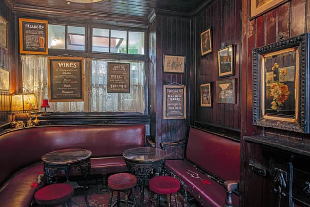 The Blue Bell in York, North Yorkshire, England. Picture by Horst A. Friedrichs for Great Pubs of England /Prestel.