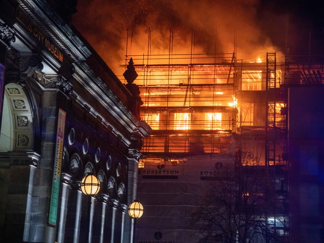 Fire at the Leonardo Building in Leeds City Centre last night. (Photo: Mark Bickerdike)