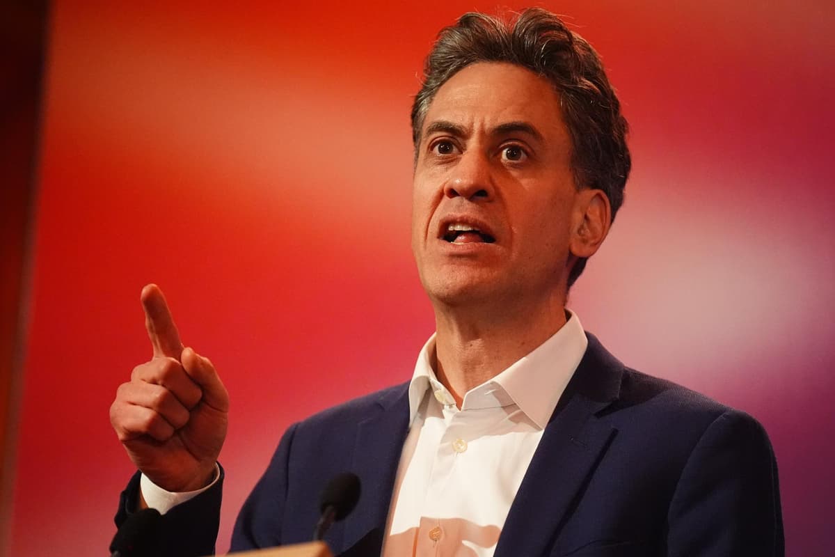 Ed Miliband sets legal target of cutting emmissions by 87% by 2040 using ...