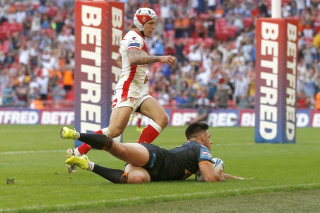 Niall Evalds dives over to score at Wembley. (Photo: Ed Sykes/SWpix.com)