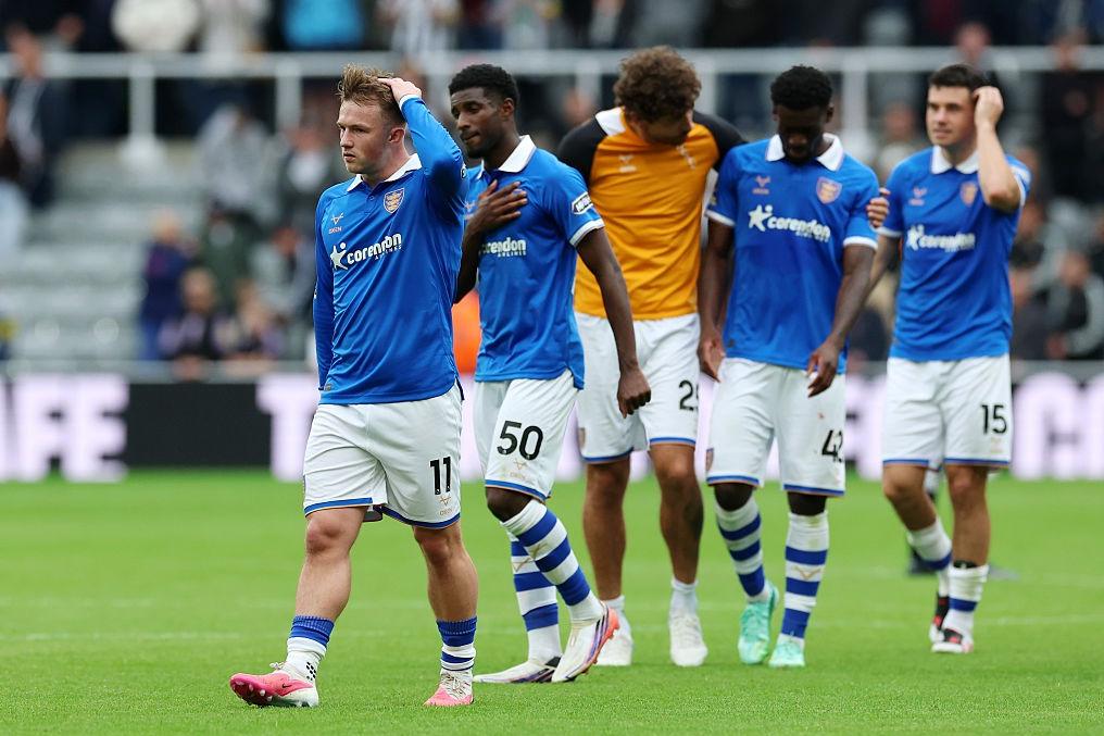 Hull City player ratings with stars at opposite ends of the field