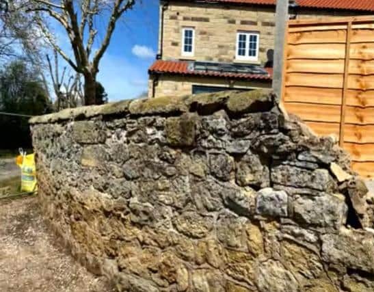 Curve In The Stone Wall. Farm Close, Gristhorpe
