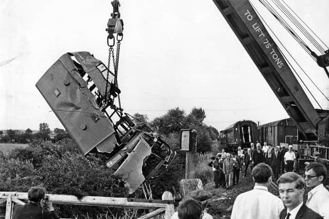 Thorne Alexandra St unmaned crossing crash in 1969